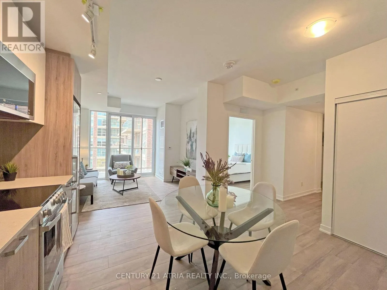 527 - 1787 ST.CLAIR AVENUE W