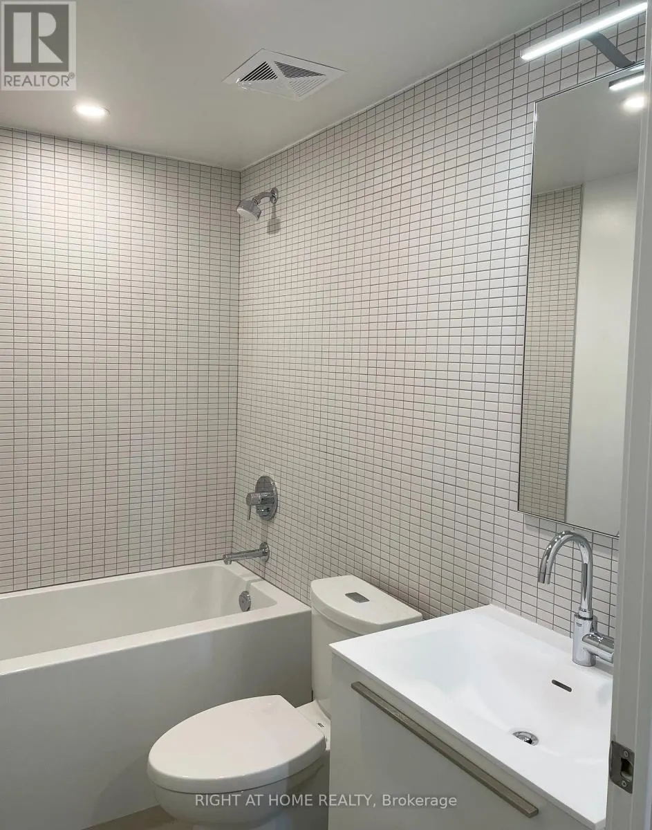 603 - 2720 DUNDAS STREET W