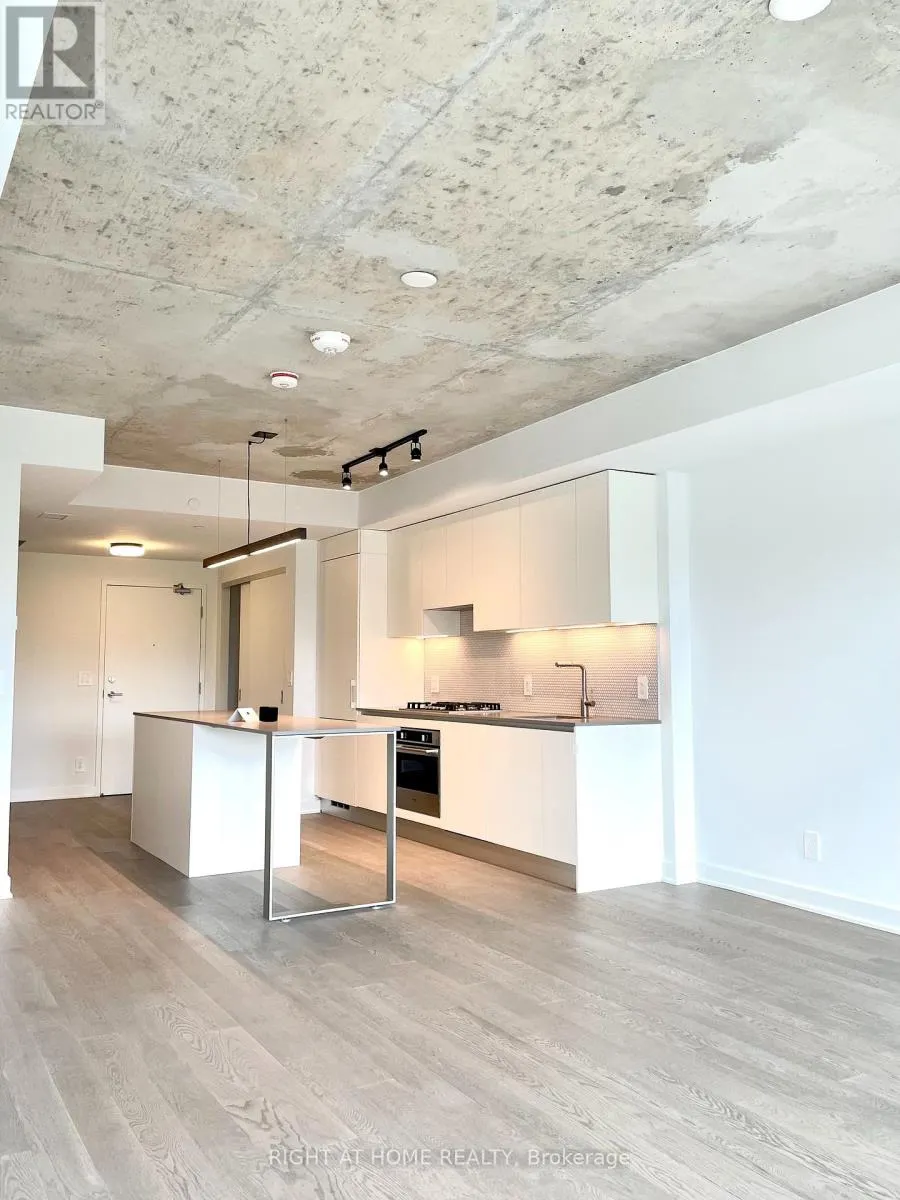 603 - 2720 DUNDAS STREET W