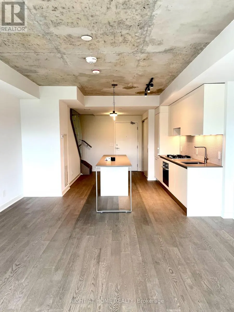 603 - 2720 DUNDAS STREET W