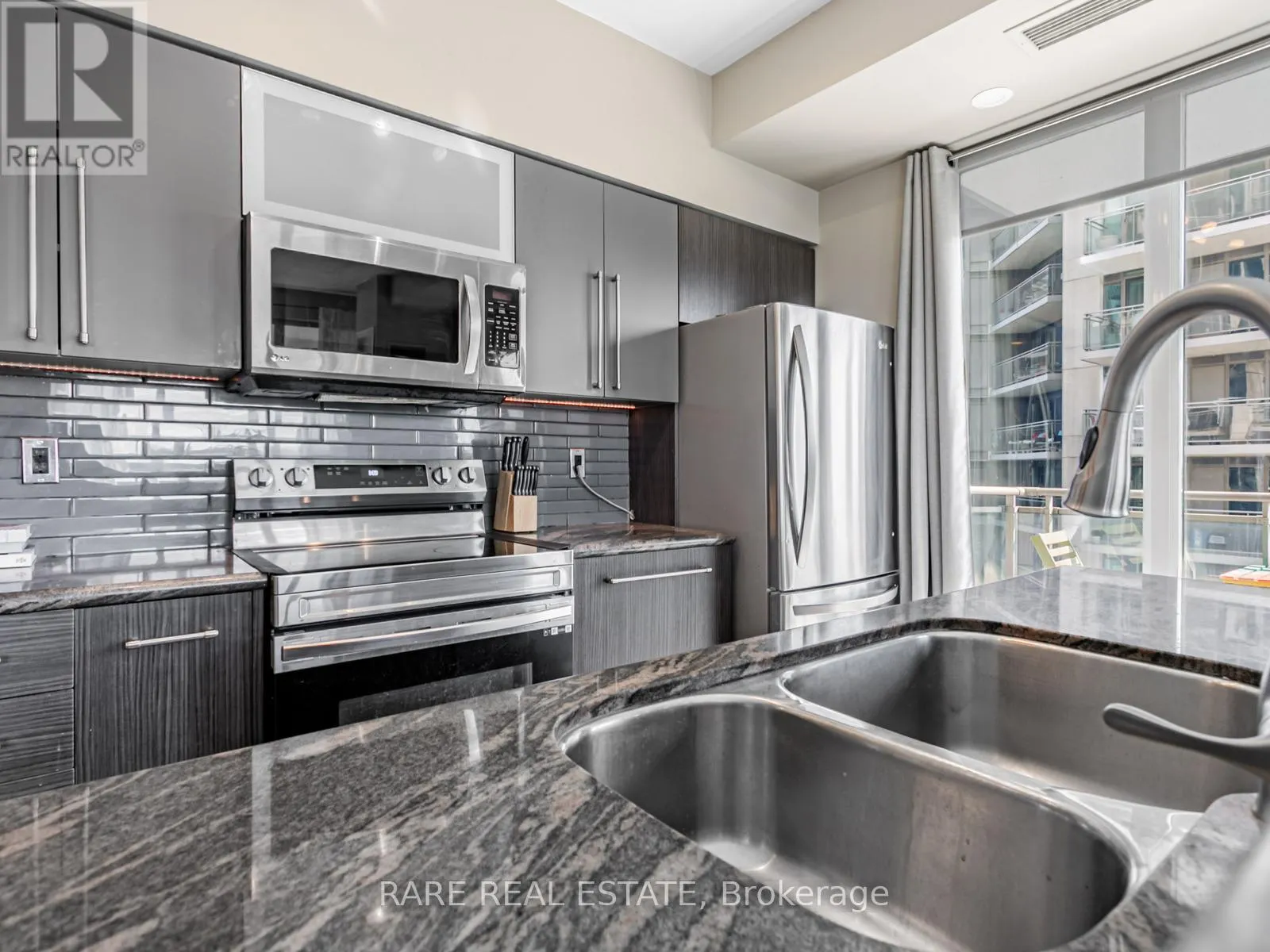 703 - 2119 LAKE SHORE BOULEVARD W