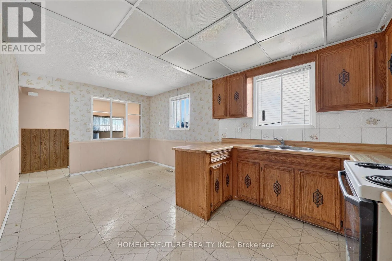 7 WINTERFOLD DRIVE