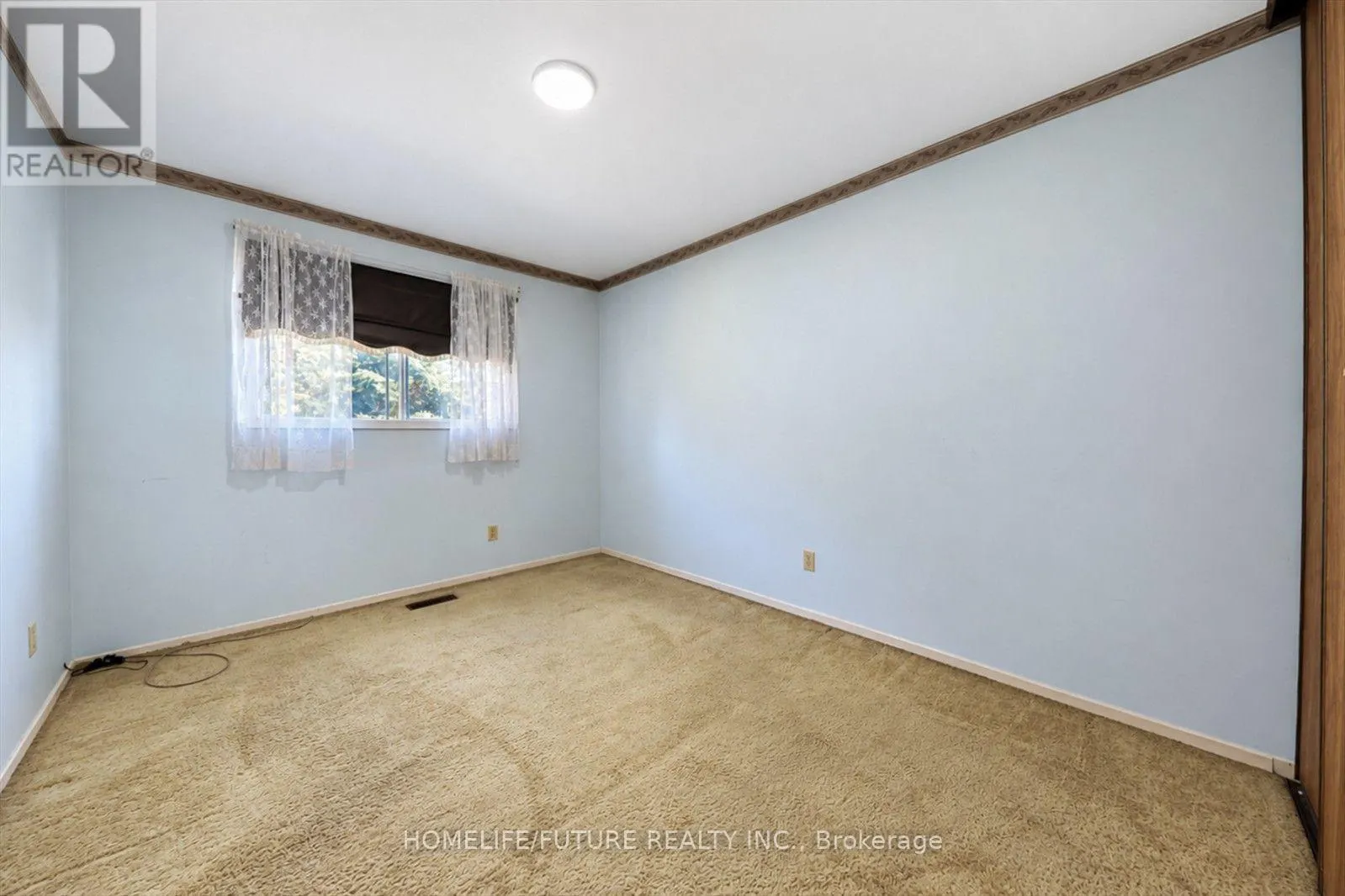 7 WINTERFOLD DRIVE