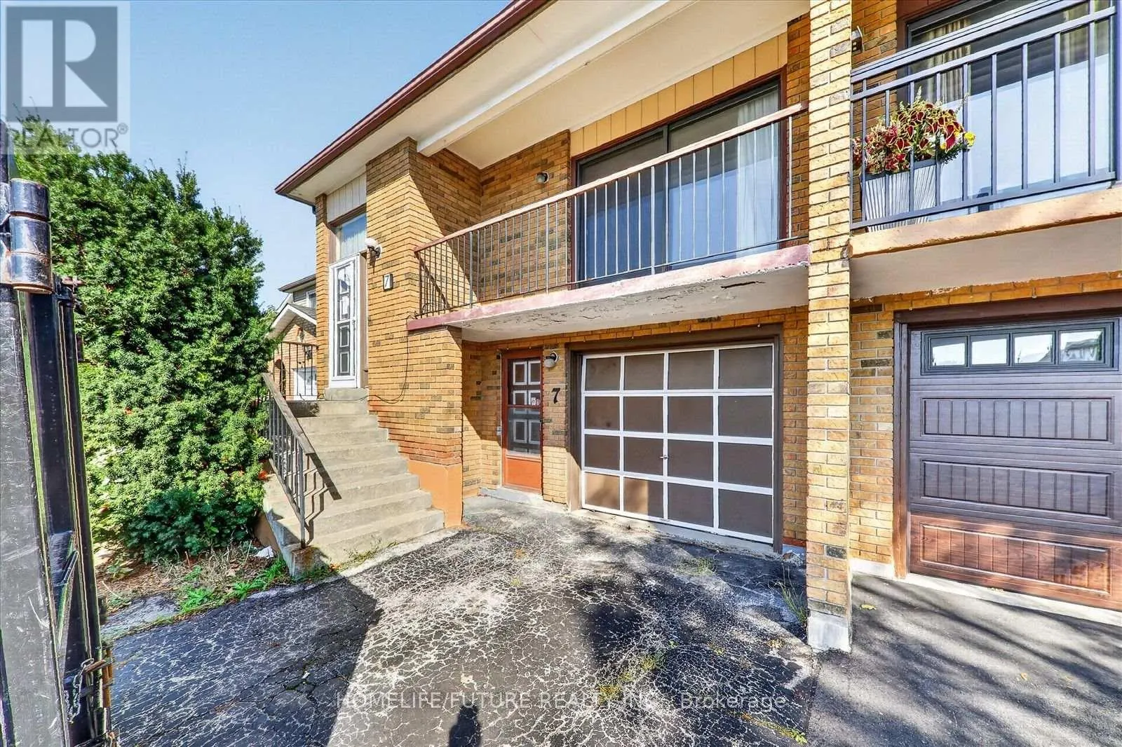 7 WINTERFOLD DRIVE