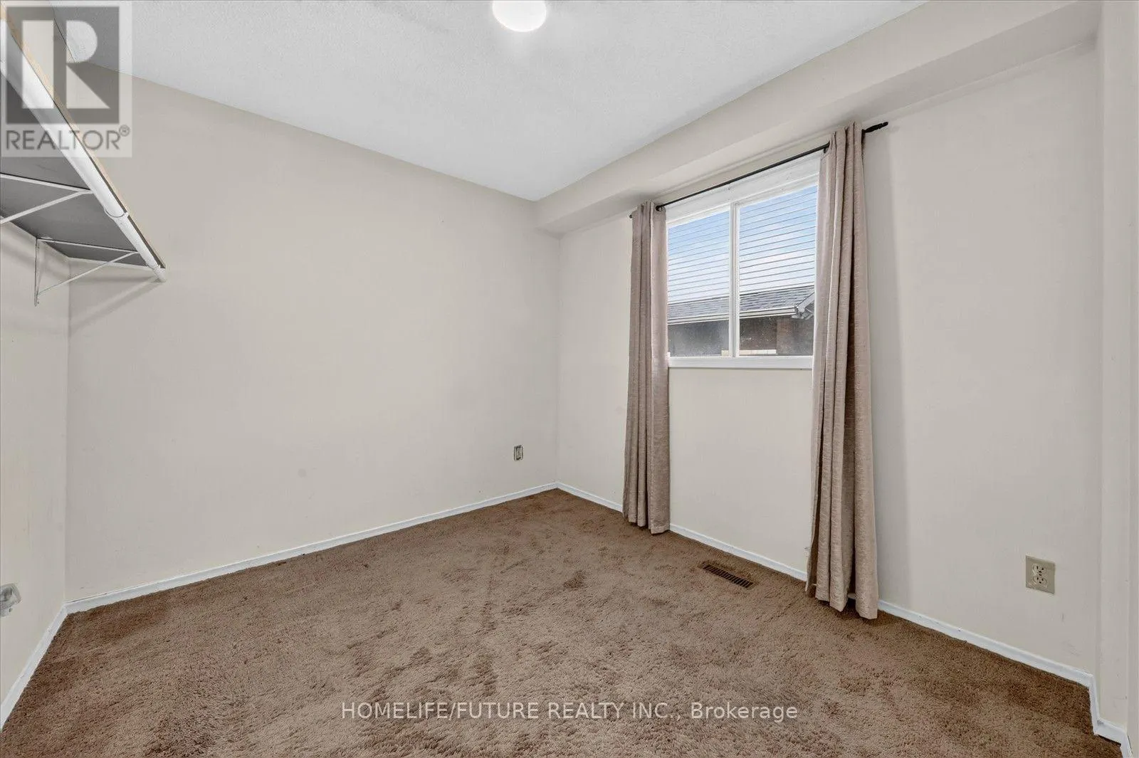 7 WINTERFOLD DRIVE