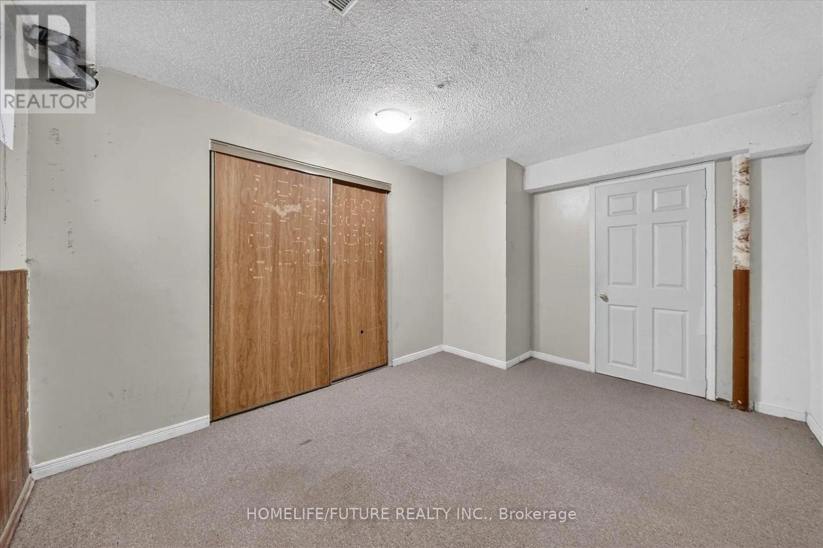 7 WINTERFOLD DRIVE
