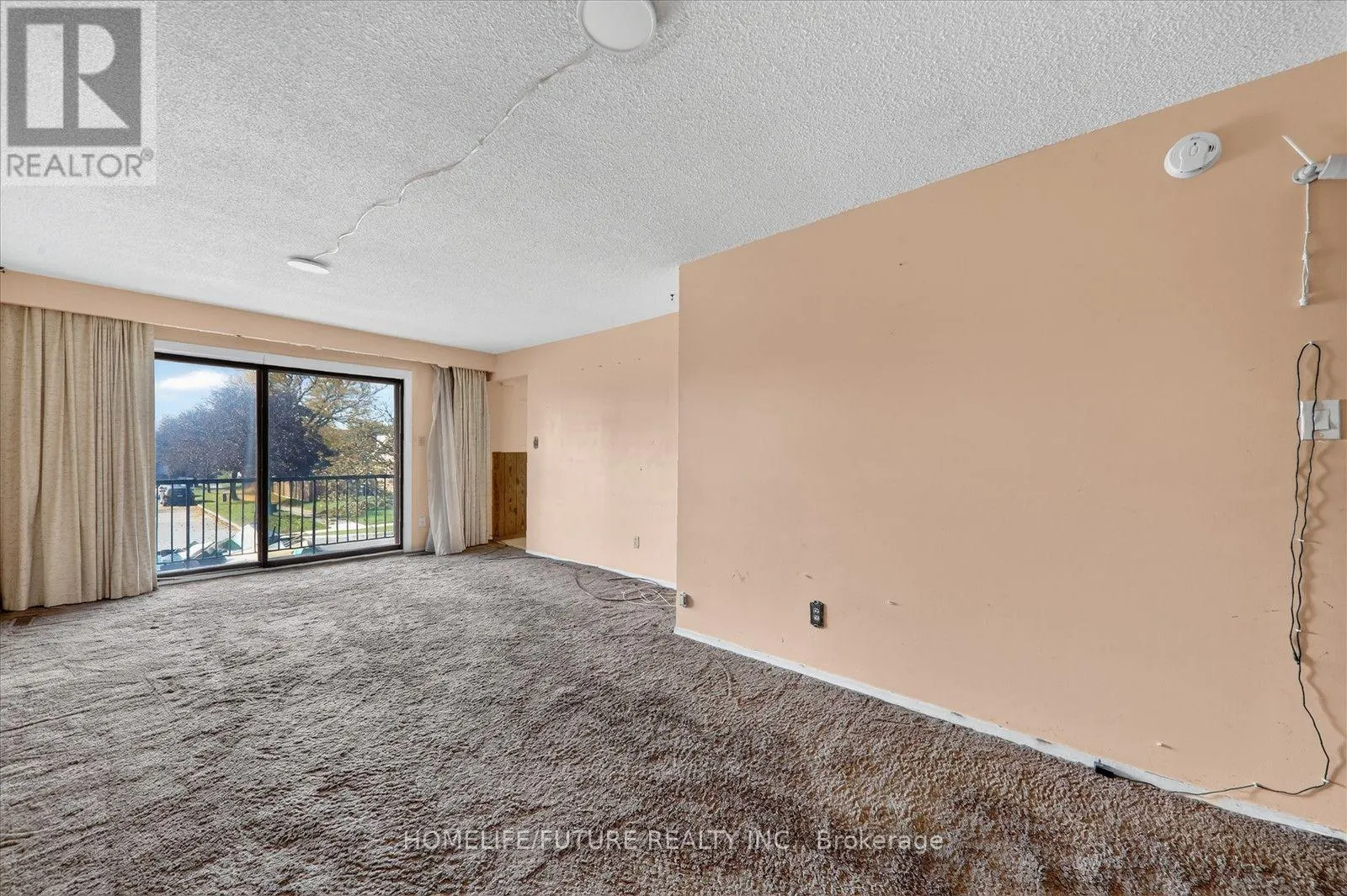 7 WINTERFOLD DRIVE