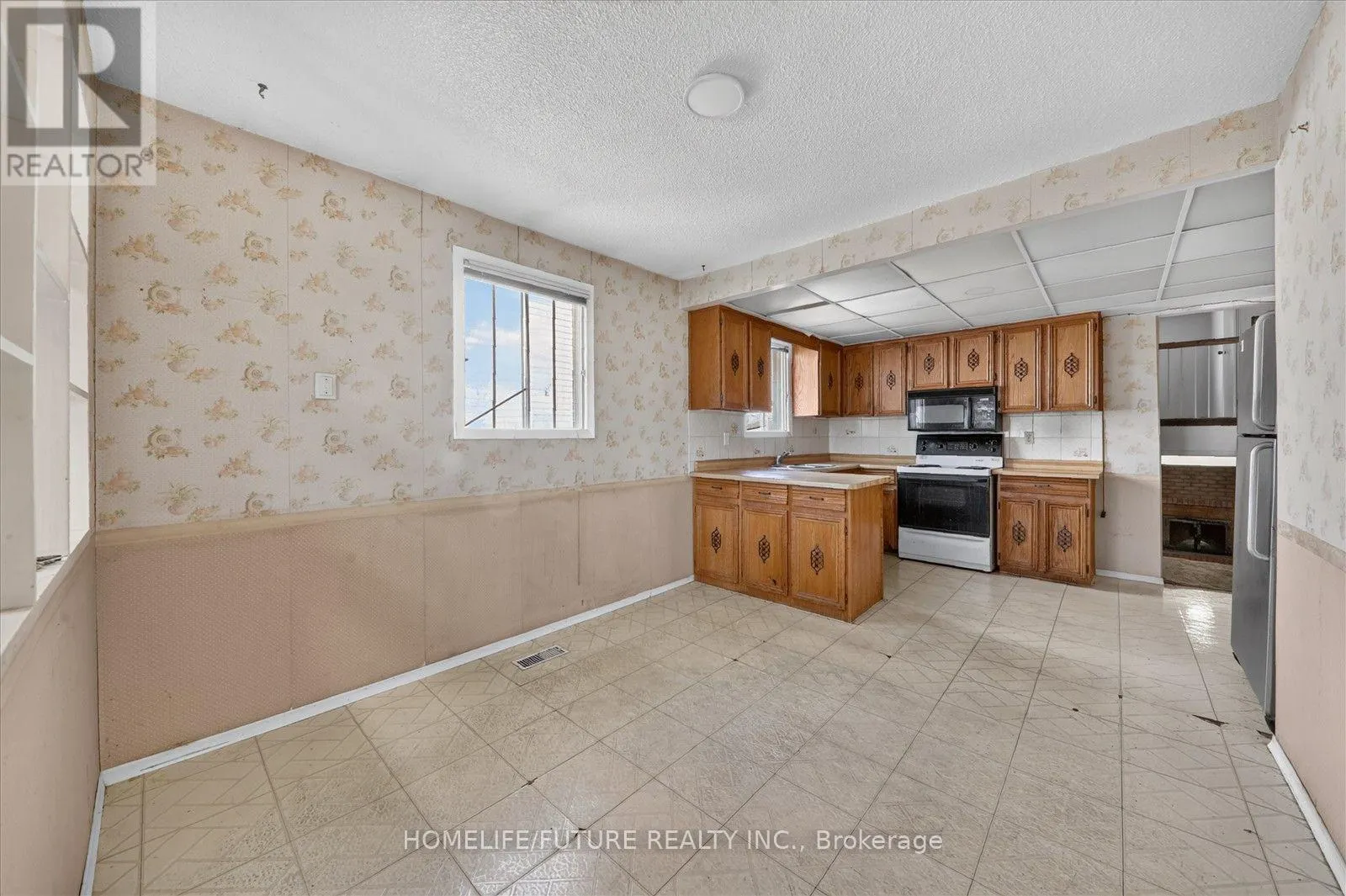7 WINTERFOLD DRIVE