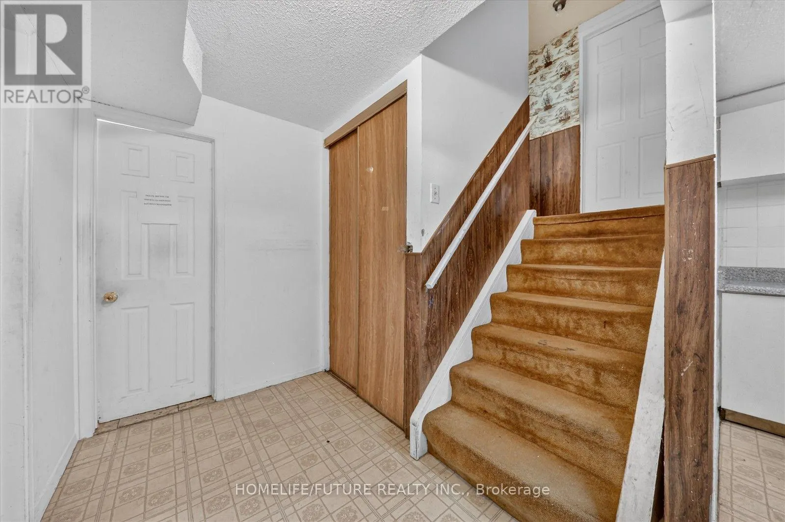 7 WINTERFOLD DRIVE