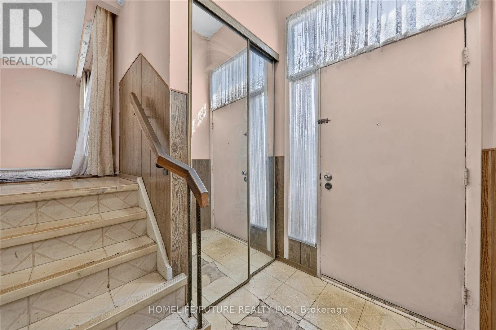 7 WINTERFOLD DRIVE