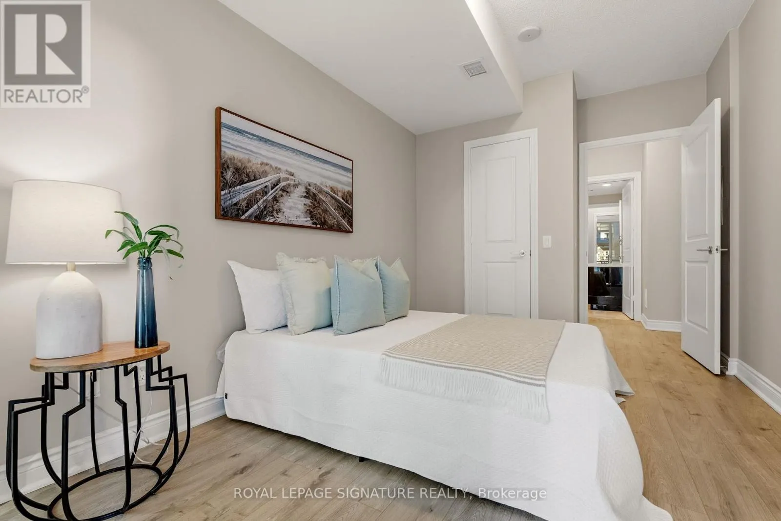 330 - 80 MARINE PARADE DRIVE
