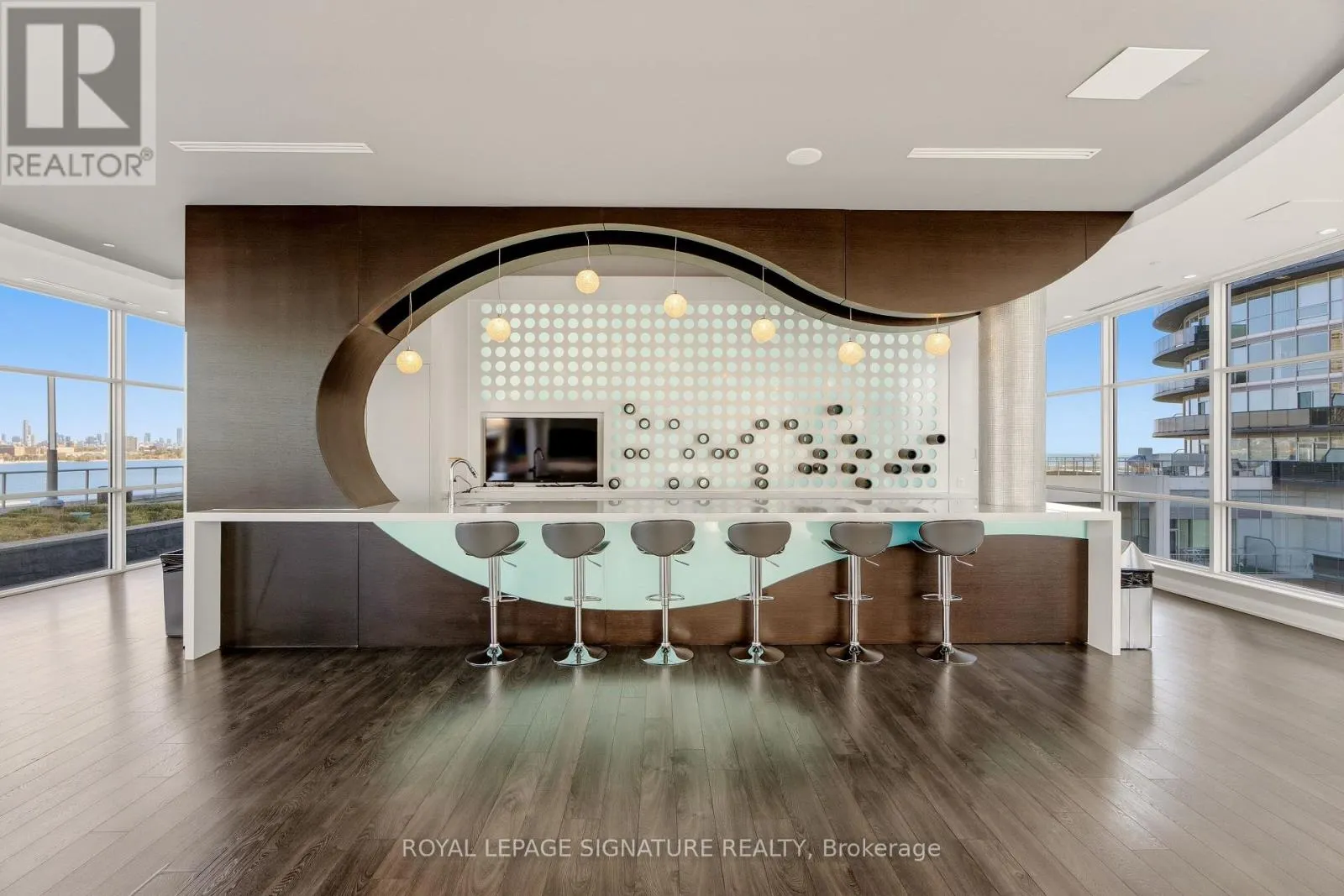 330 - 80 MARINE PARADE DRIVE