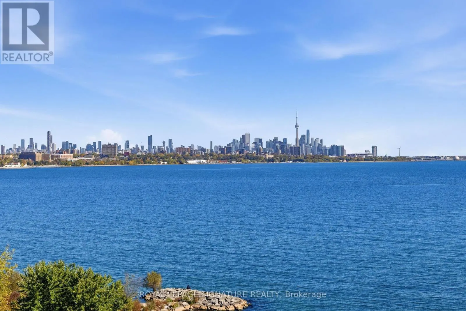 330 - 80 MARINE PARADE DRIVE