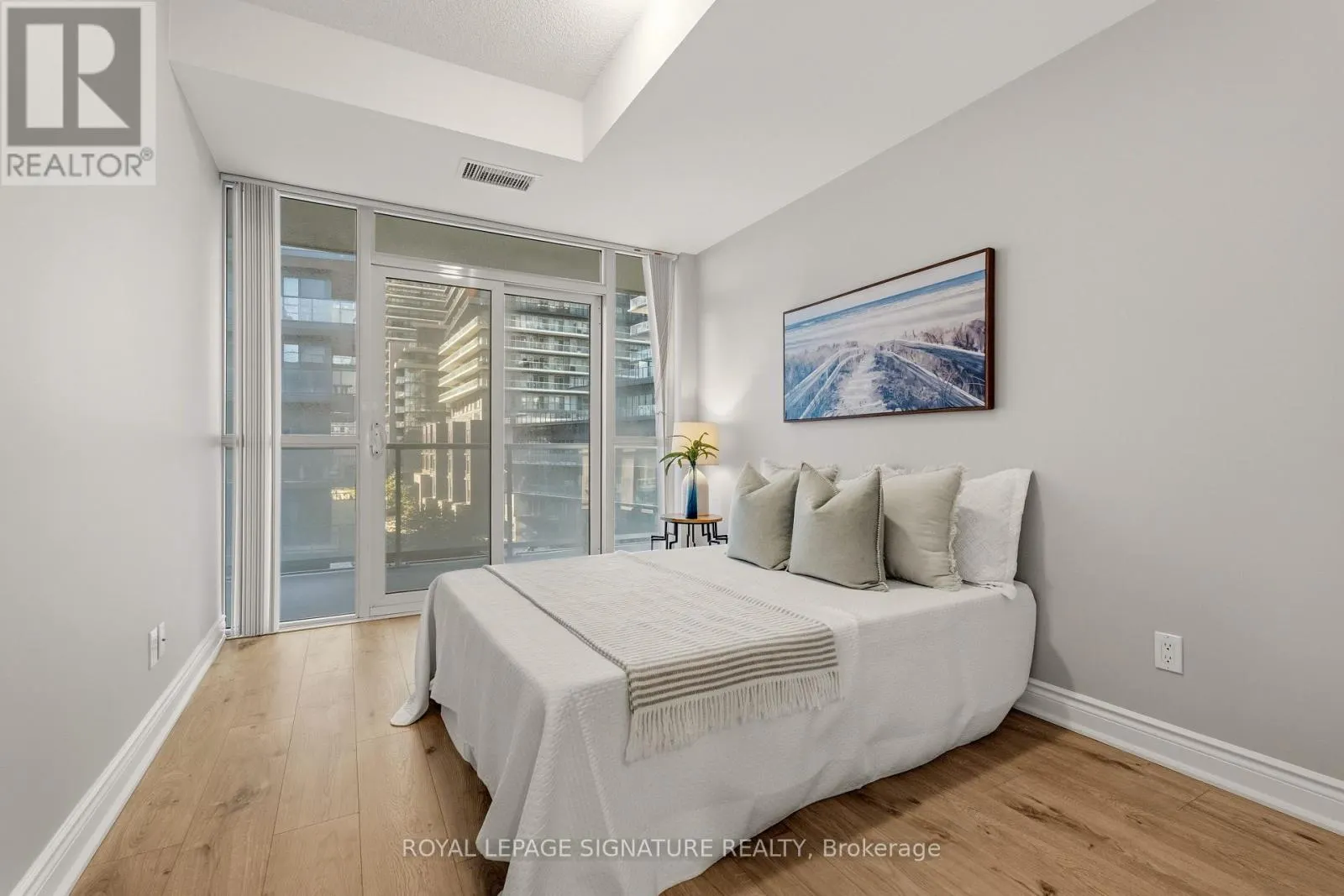 330 - 80 MARINE PARADE DRIVE