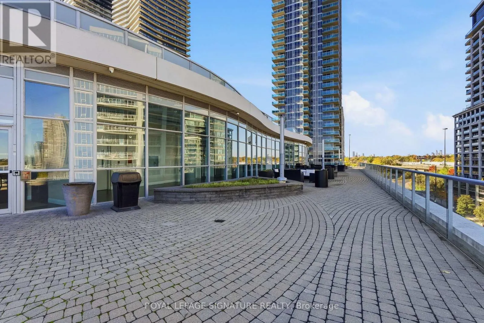330 - 80 MARINE PARADE DRIVE