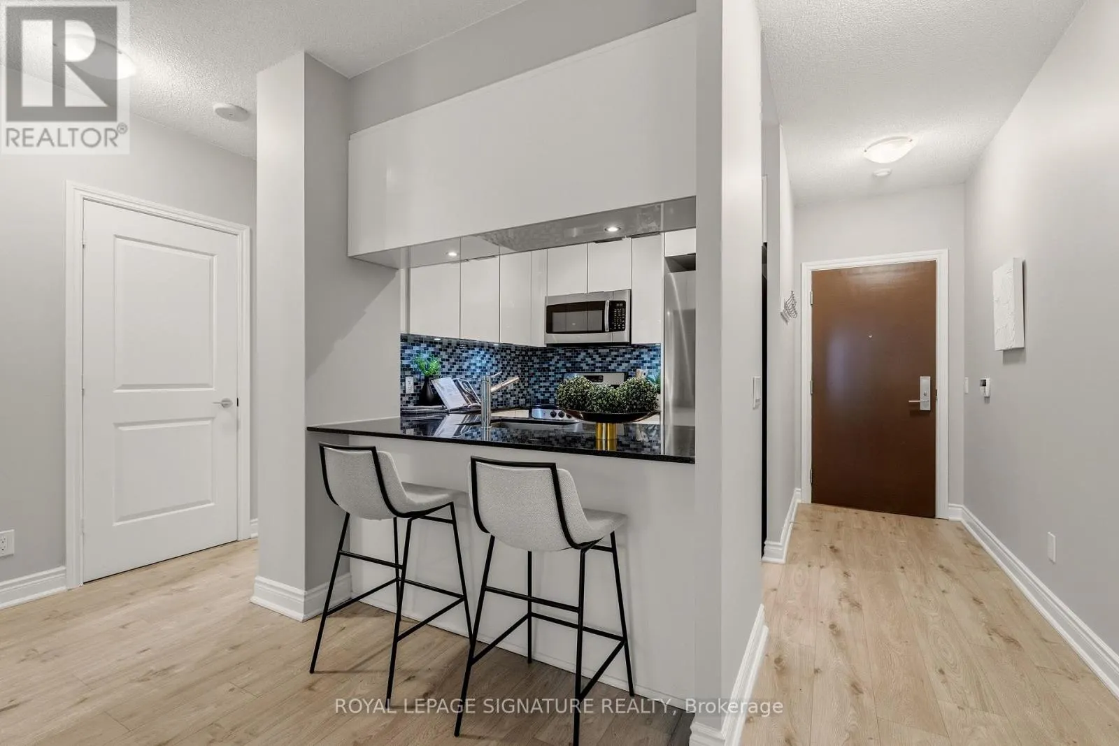 330 - 80 MARINE PARADE DRIVE