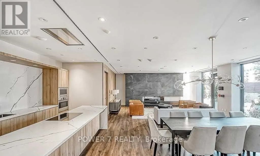 1001 - 21 PARK STREET E