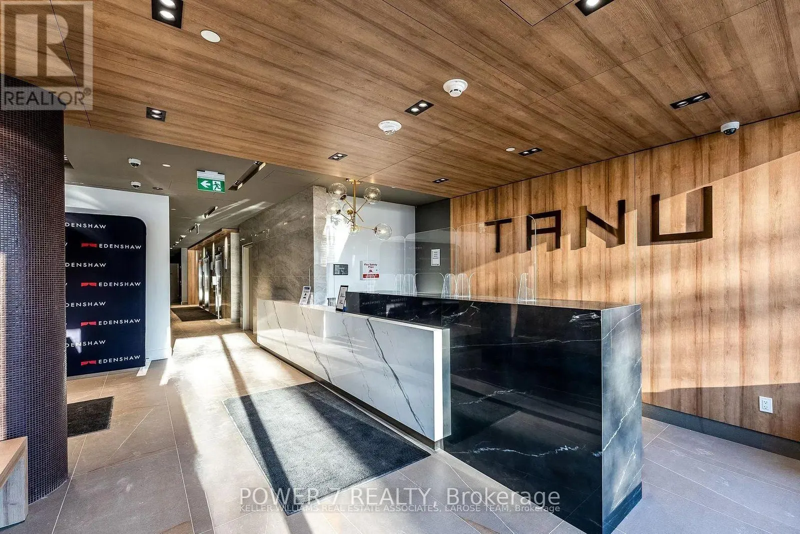 1001 - 21 PARK STREET E