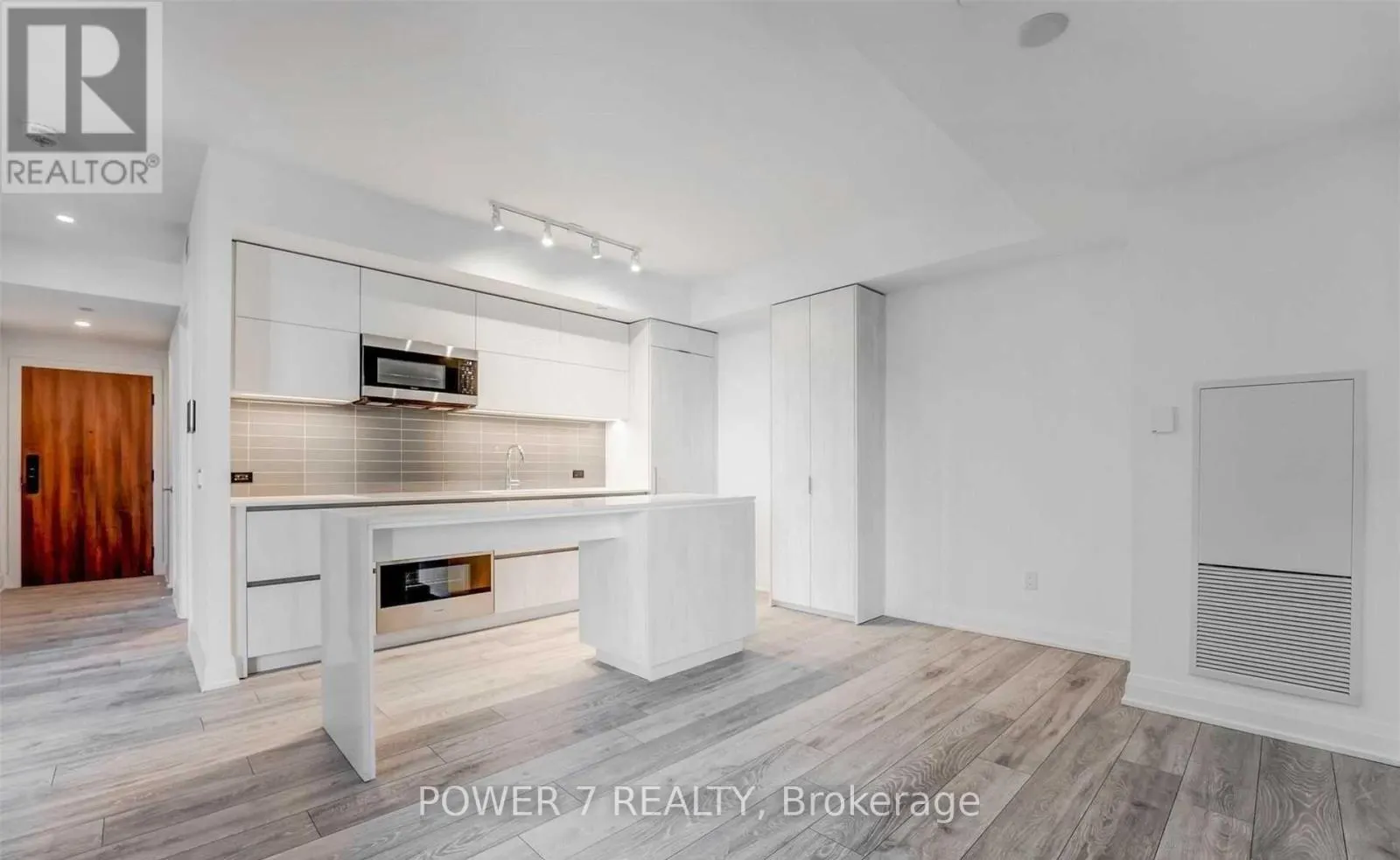 1001 - 21 PARK STREET E