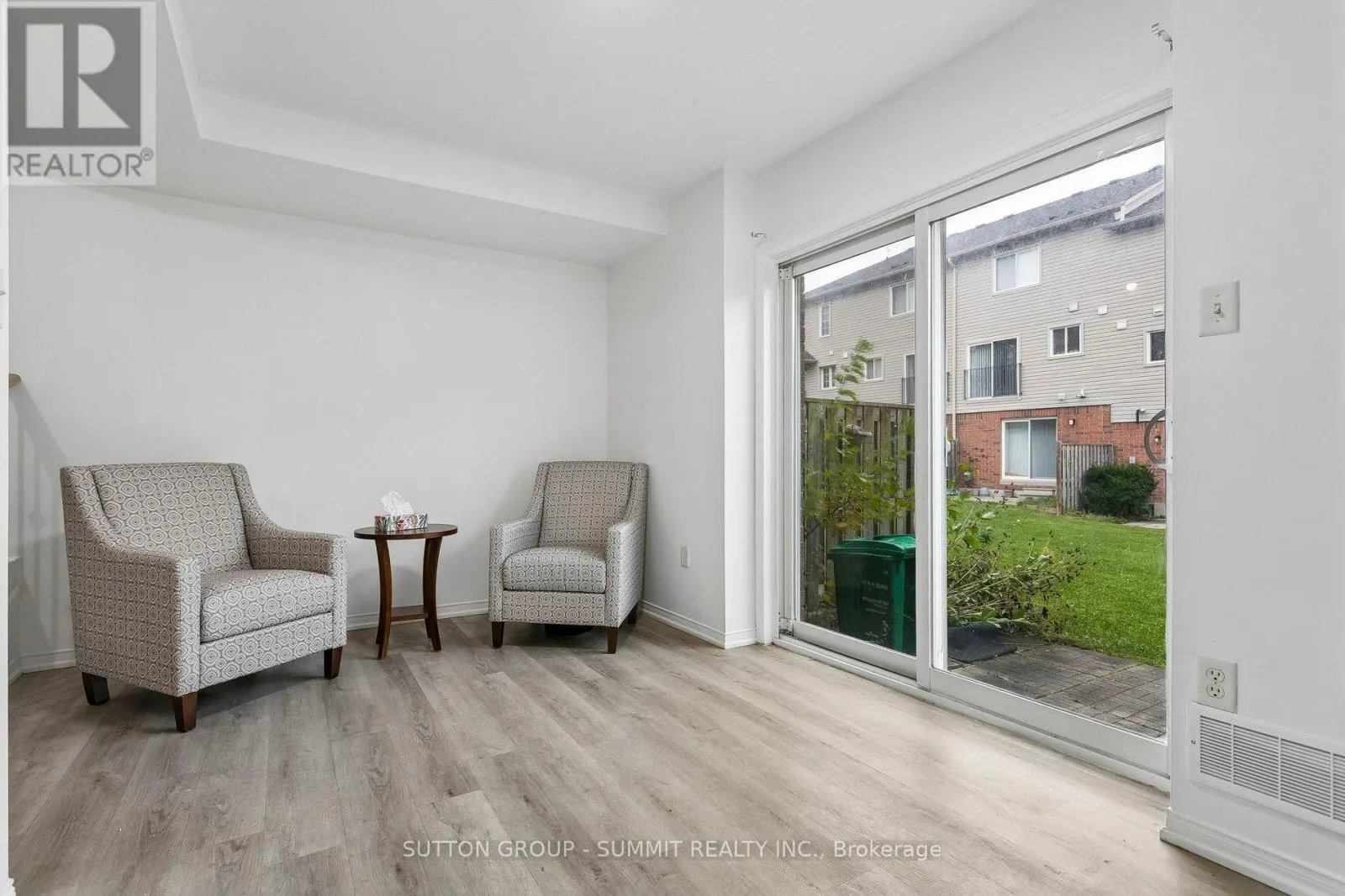 167 TRUDEAU AVENUE E