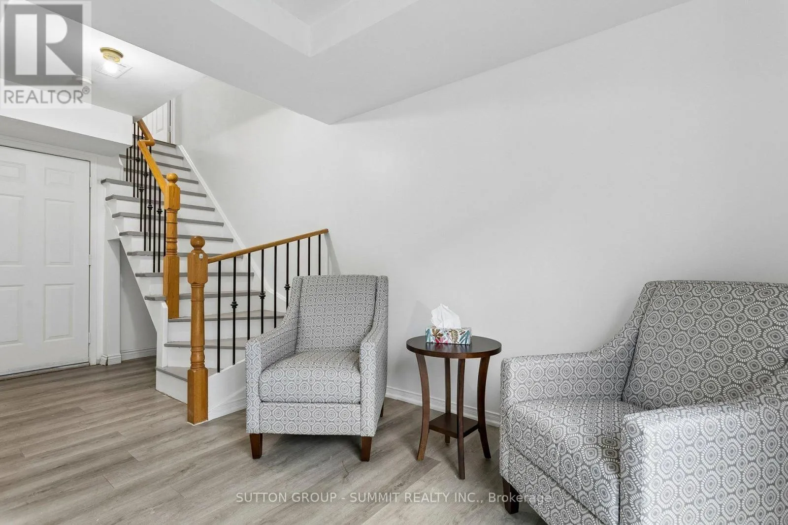 167 TRUDEAU AVENUE E