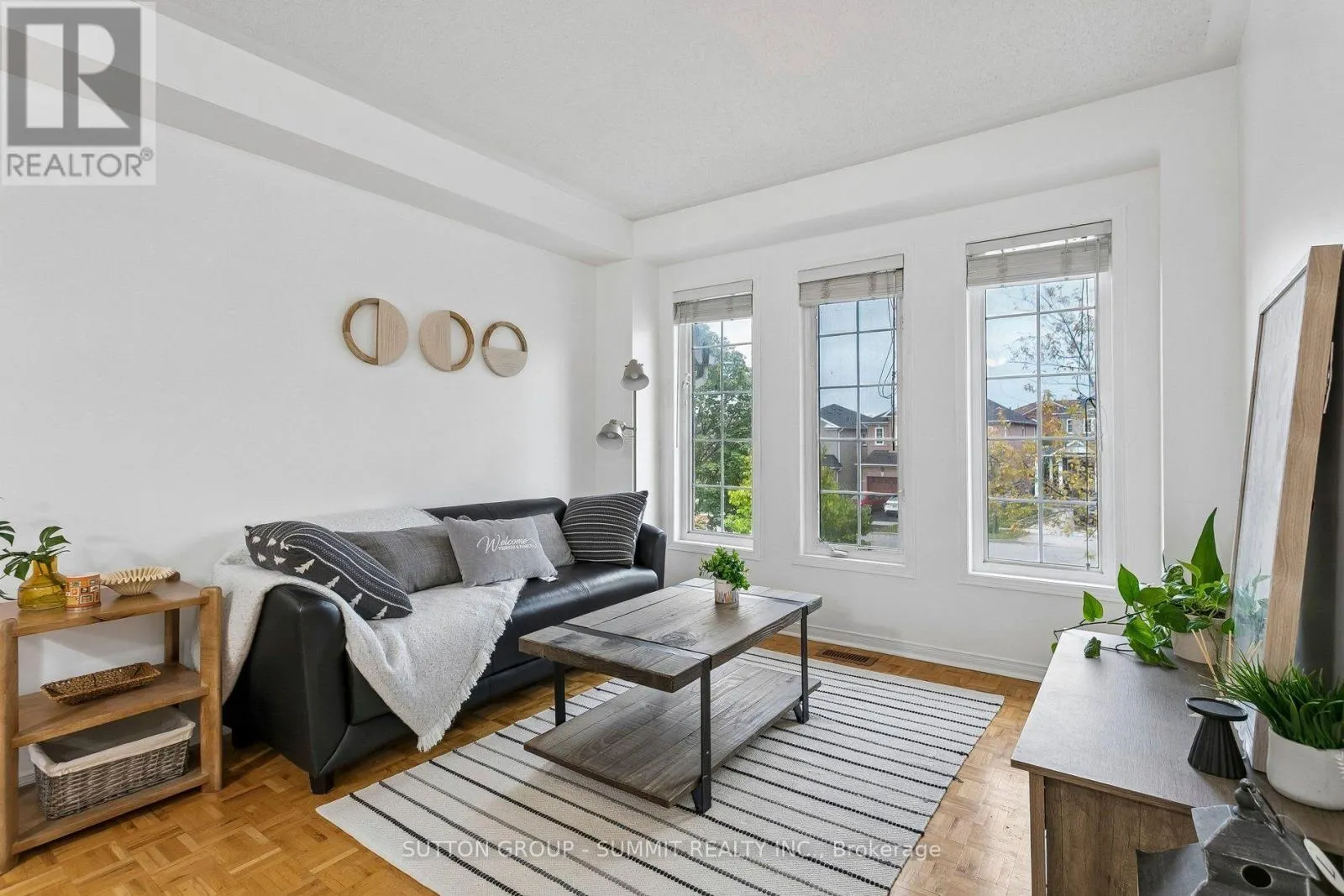 167 TRUDEAU AVENUE E