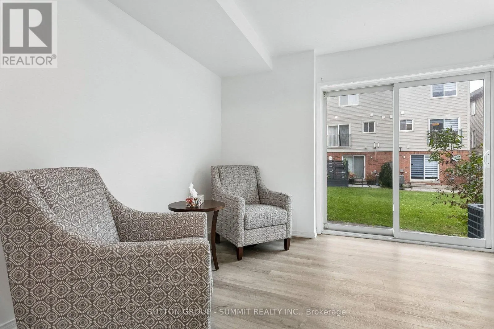 167 TRUDEAU AVENUE E