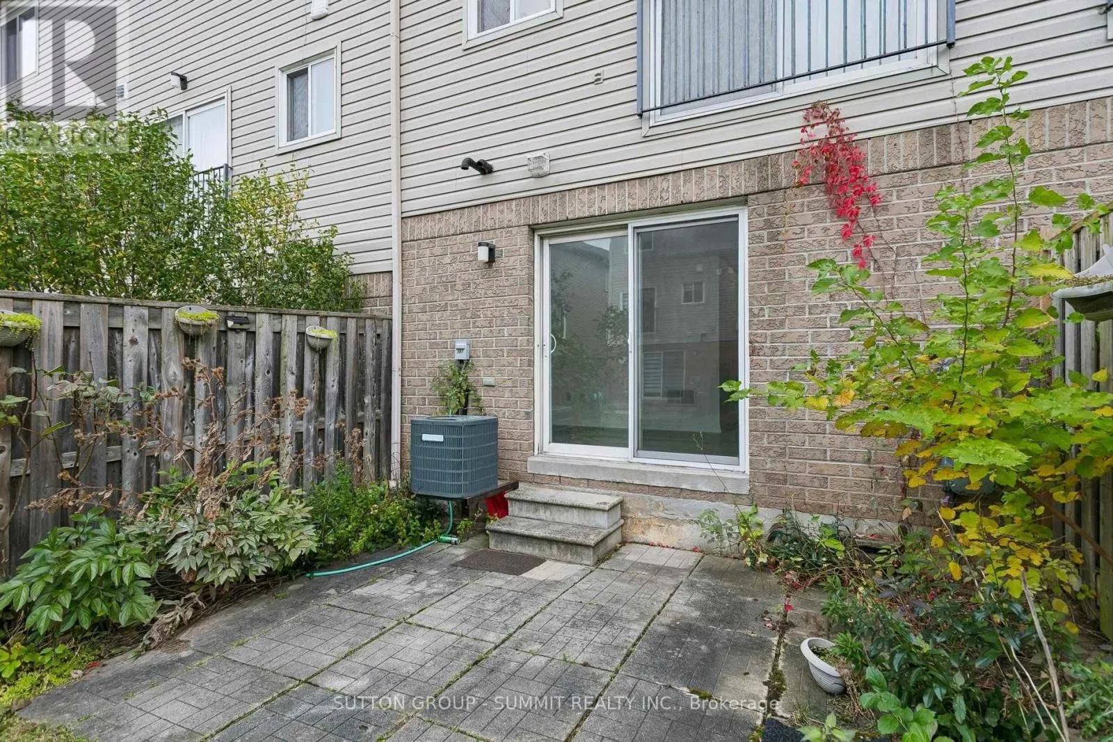 167 TRUDEAU AVENUE E
