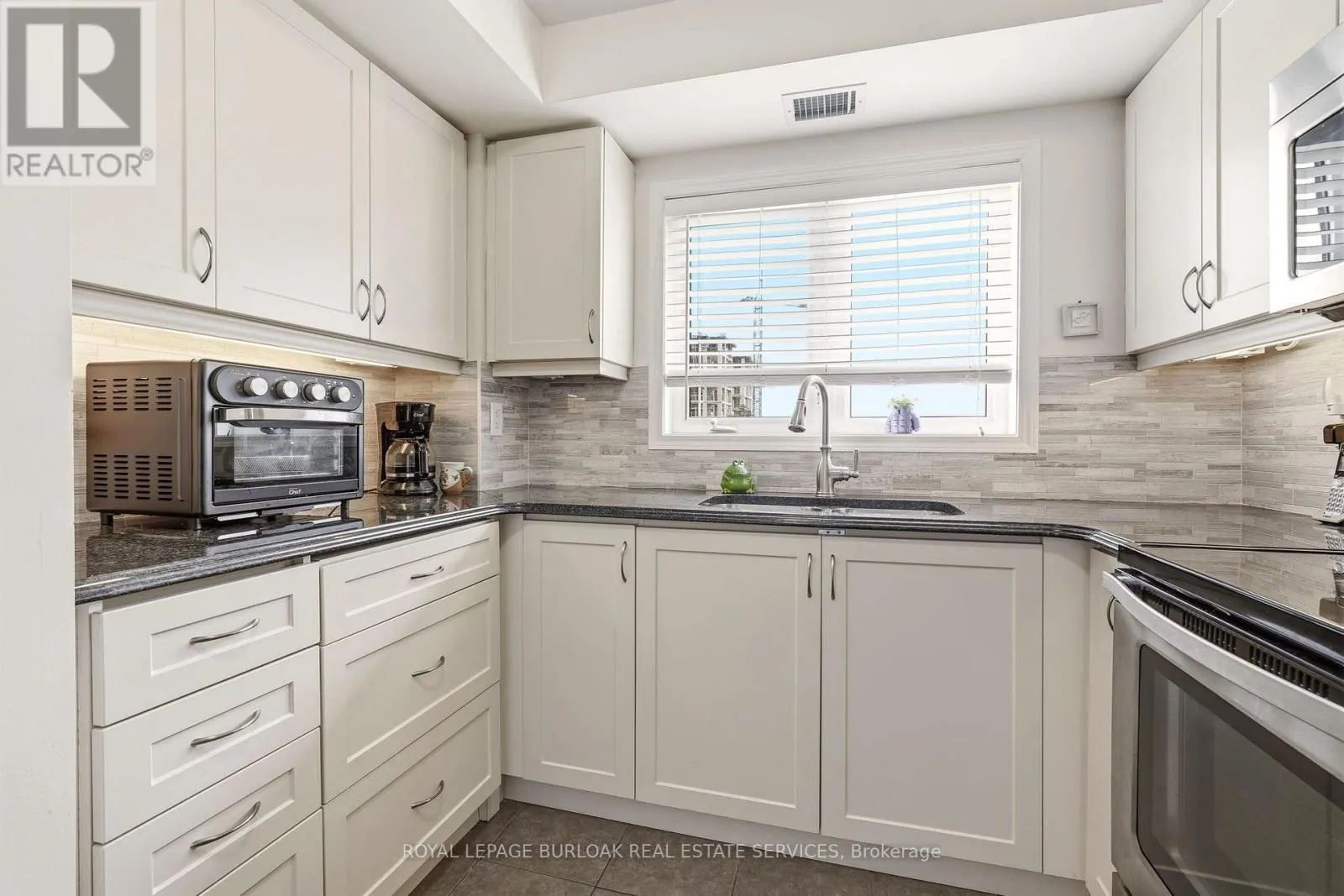 309 - 1045 NADALIN HEIGHTS