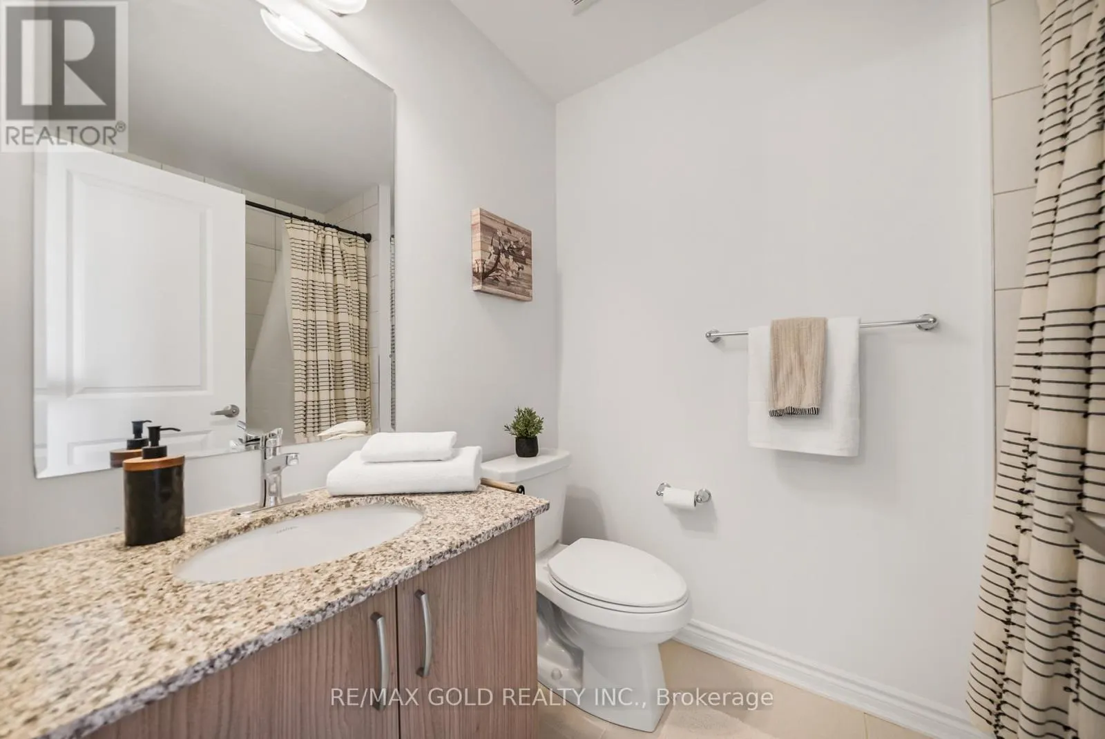 41 KEPPEL CIRCLE