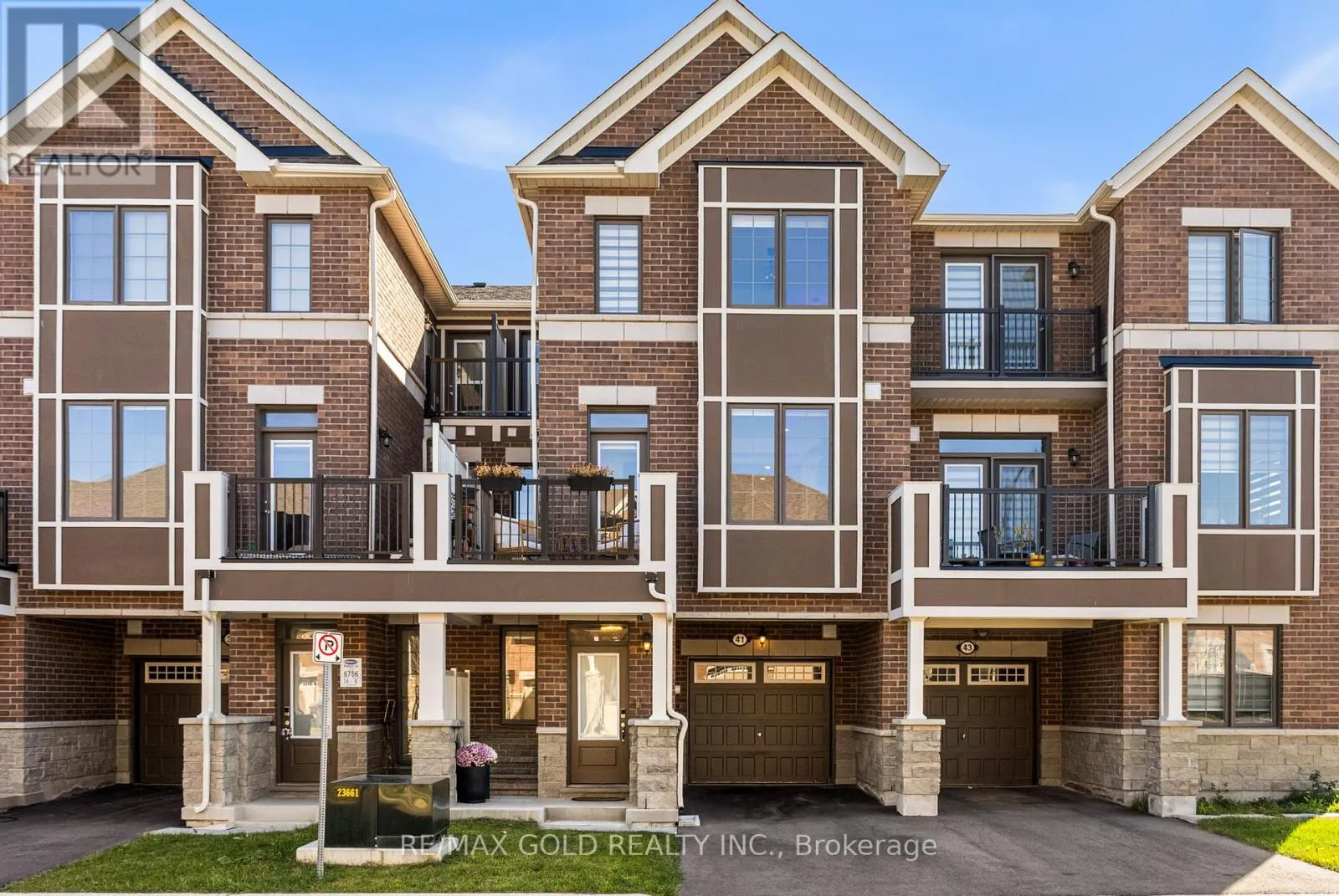 41 KEPPEL CIRCLE