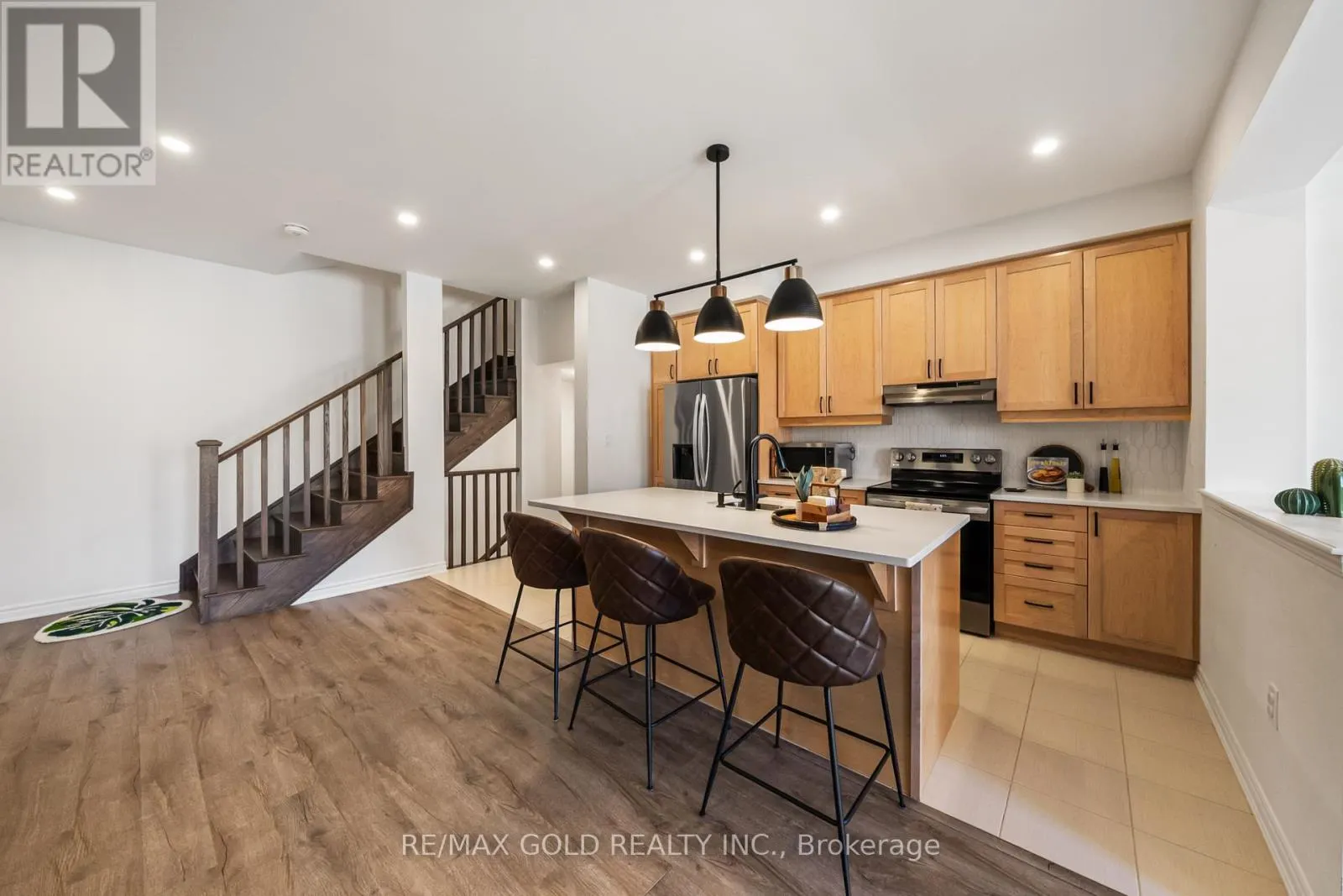 41 KEPPEL CIRCLE