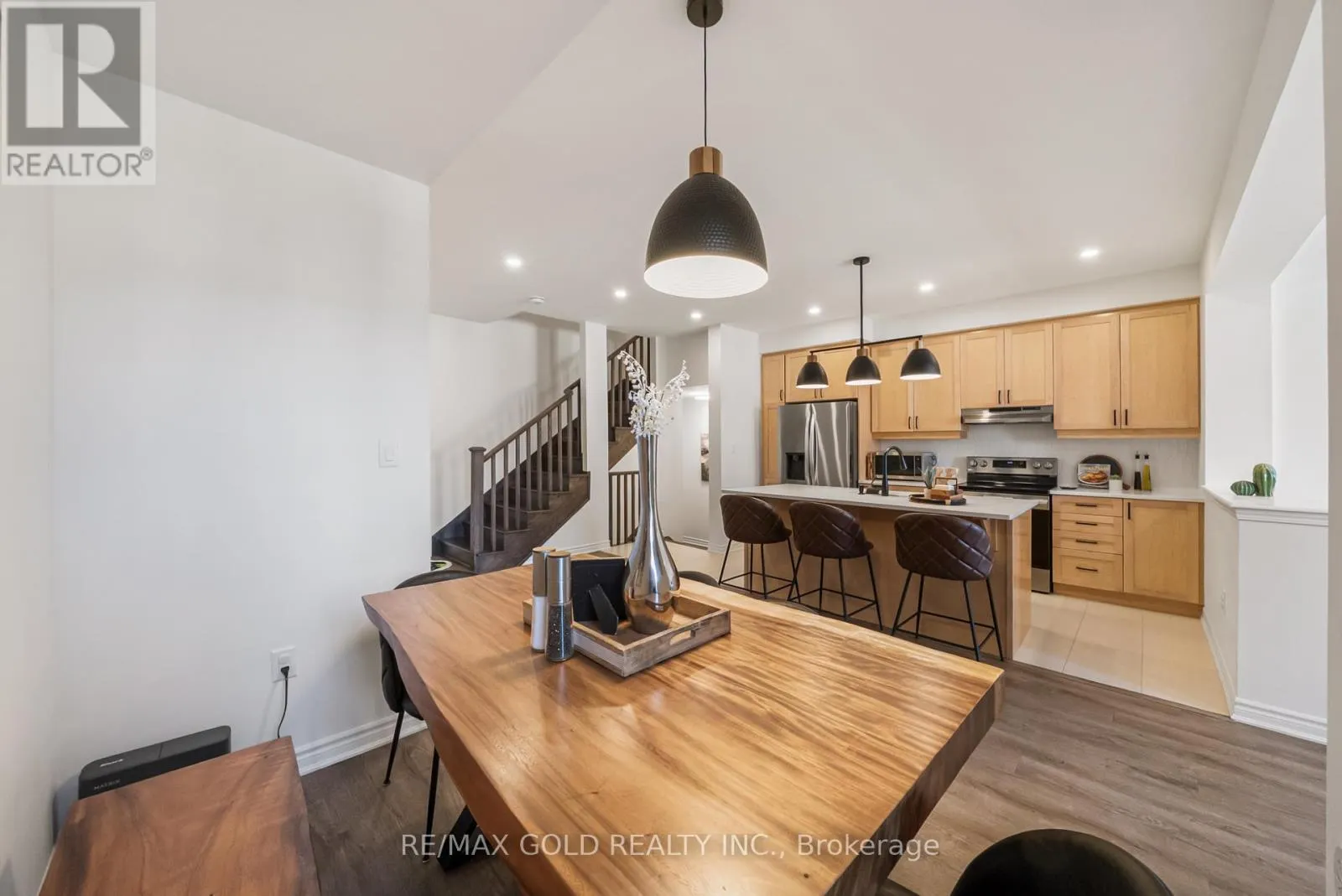 41 KEPPEL CIRCLE