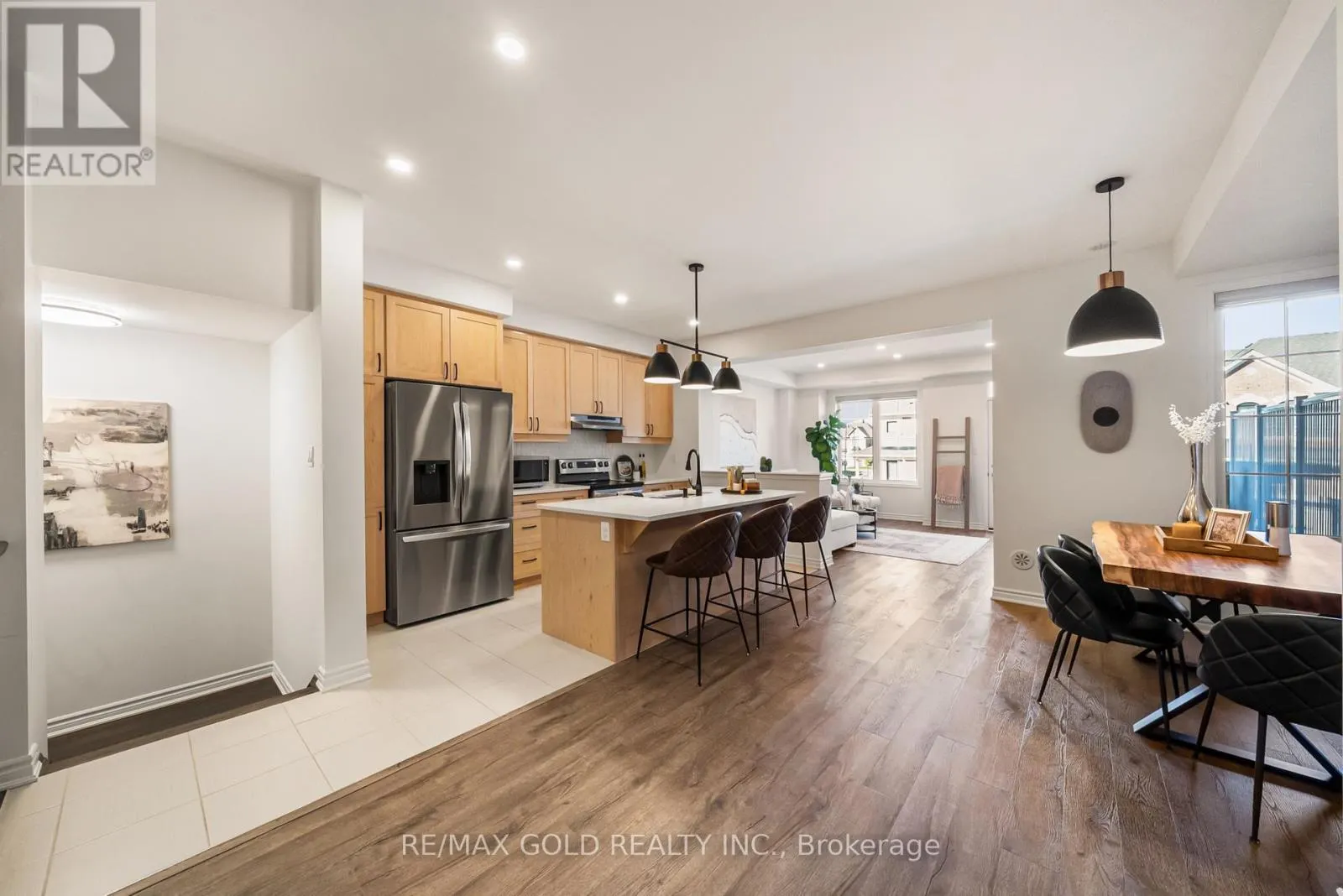 41 KEPPEL CIRCLE