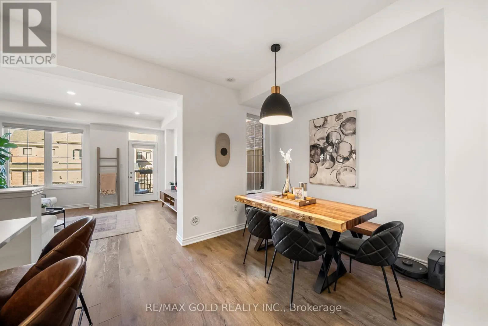 41 KEPPEL CIRCLE