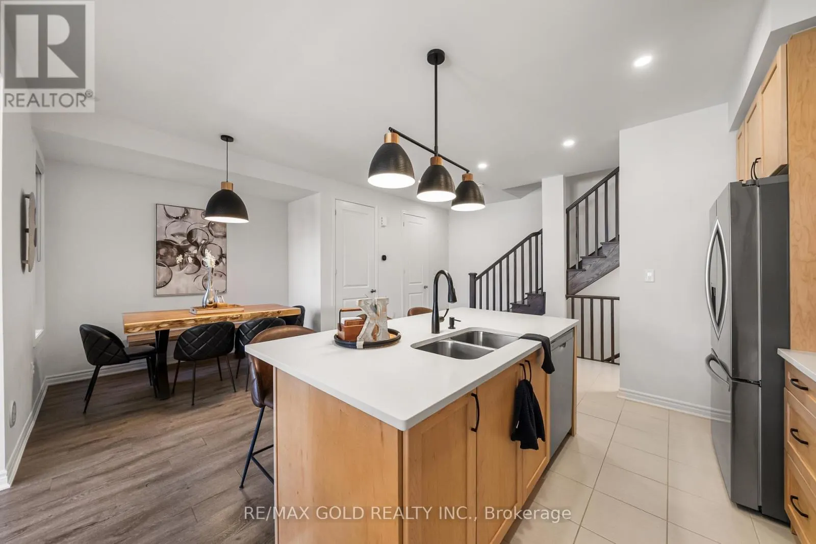 41 KEPPEL CIRCLE