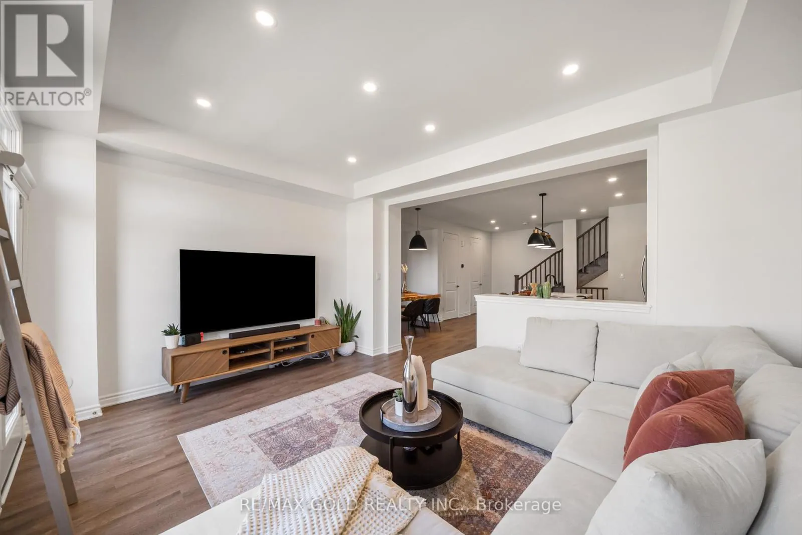 41 KEPPEL CIRCLE