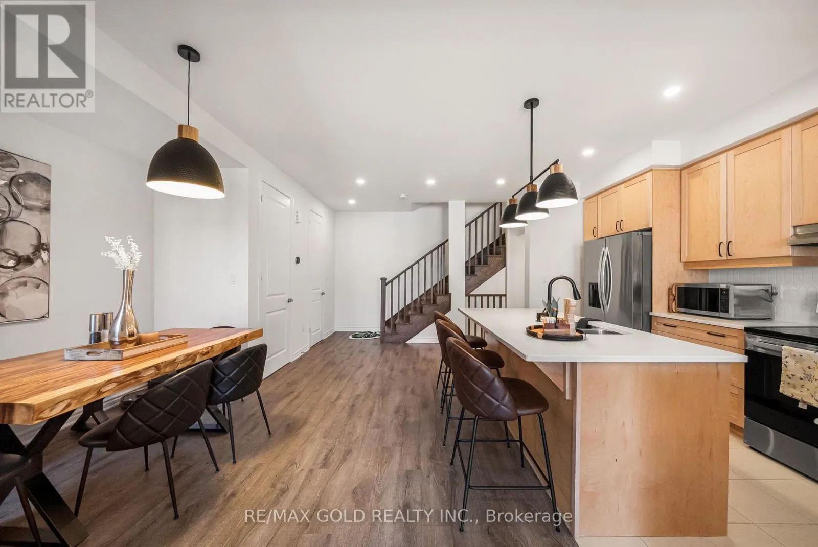 41 KEPPEL CIRCLE