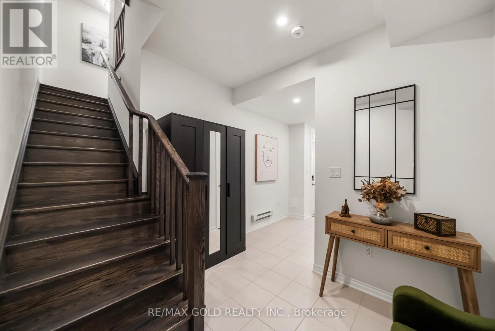 41 KEPPEL CIRCLE
