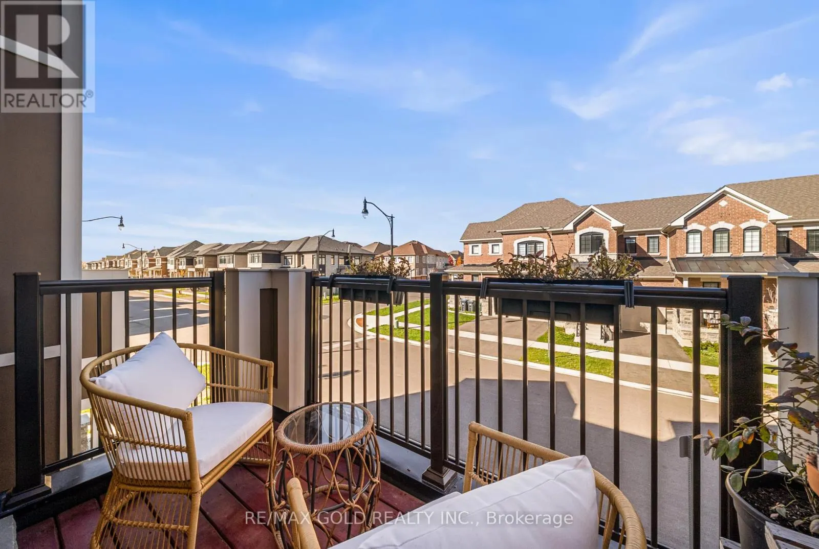 41 KEPPEL CIRCLE