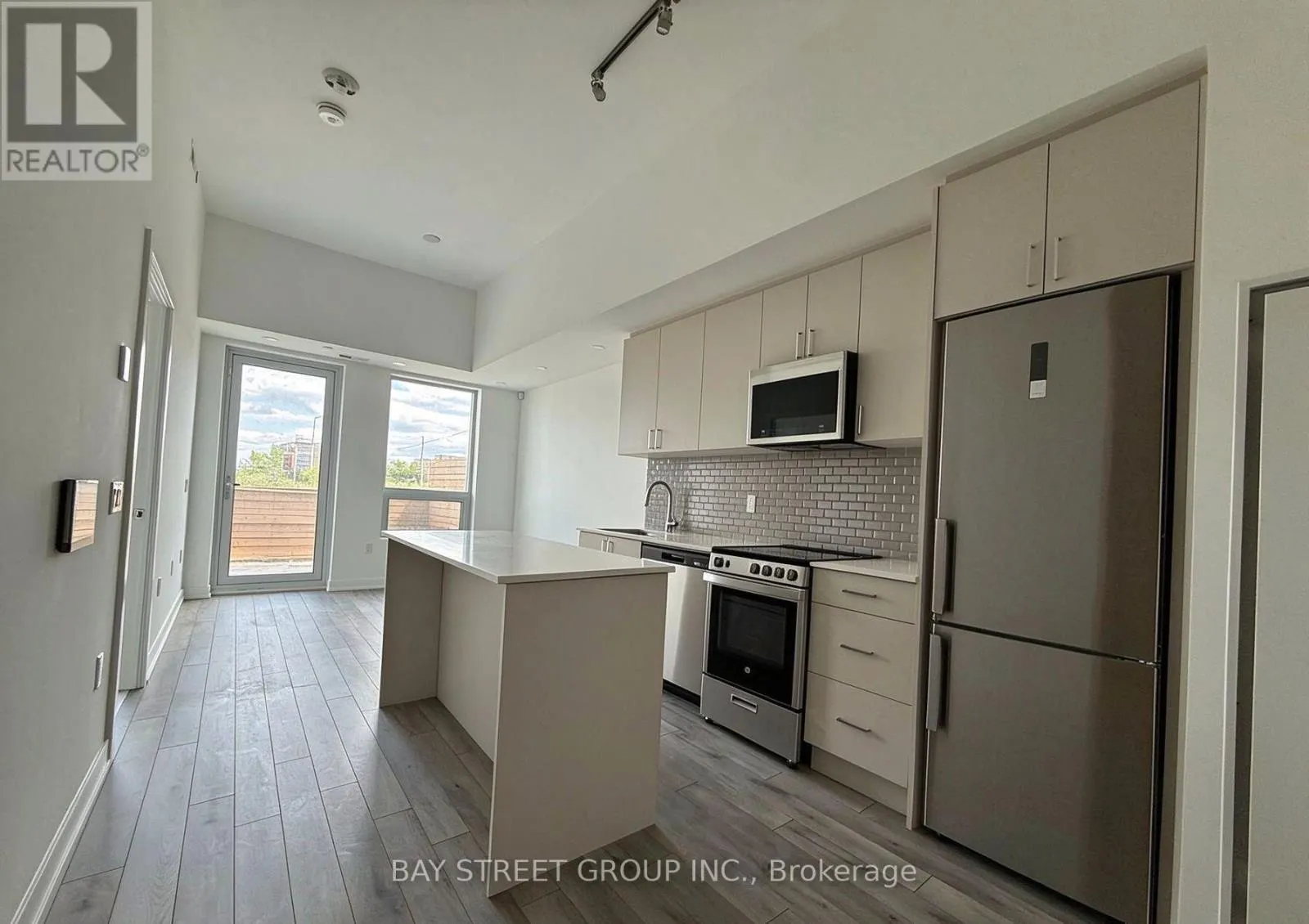145 - 1005 DUNDAS STREET E