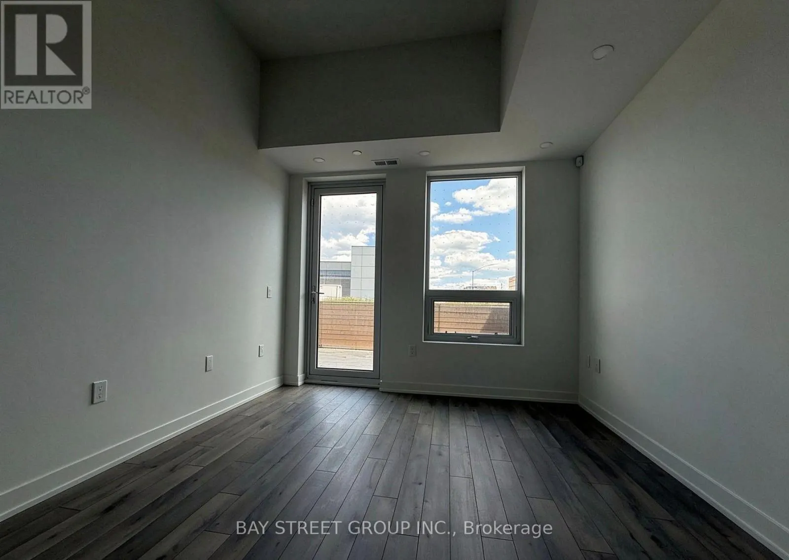 145 - 1005 DUNDAS STREET E