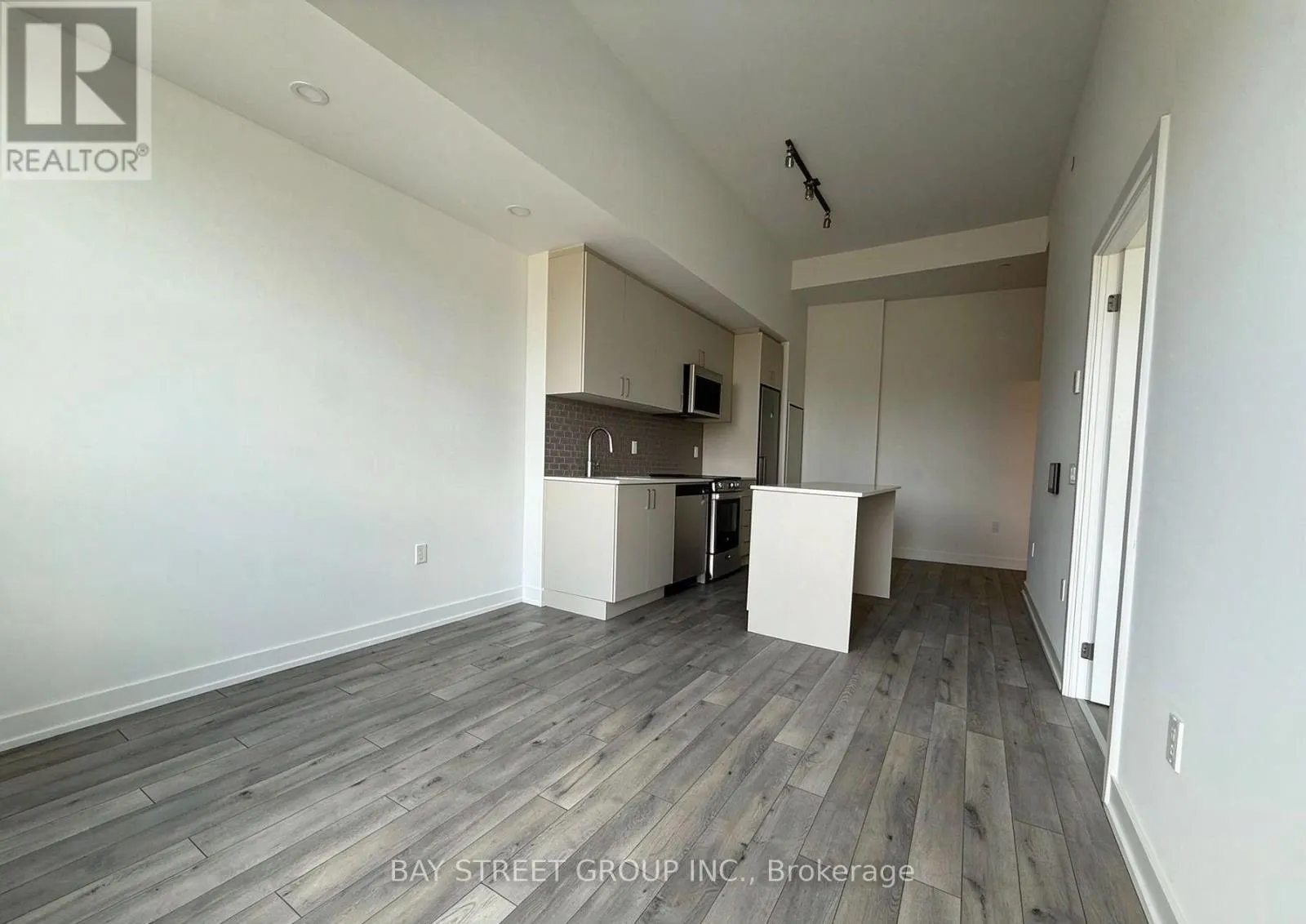 145 - 1005 DUNDAS STREET E
