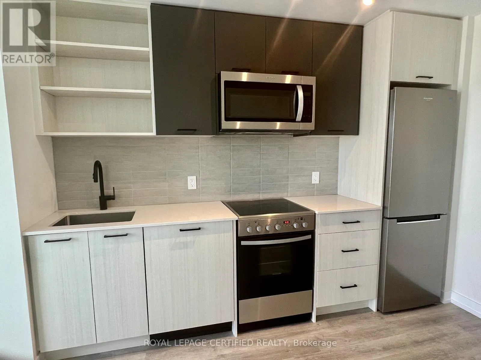 522 - 2300 ST. CLAIR AVENUE W