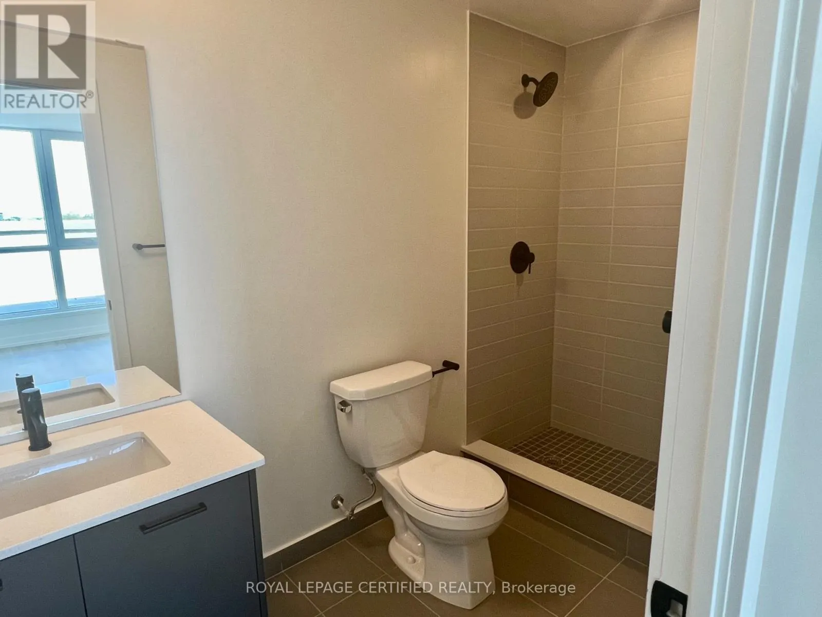 522 - 2300 ST. CLAIR AVENUE W