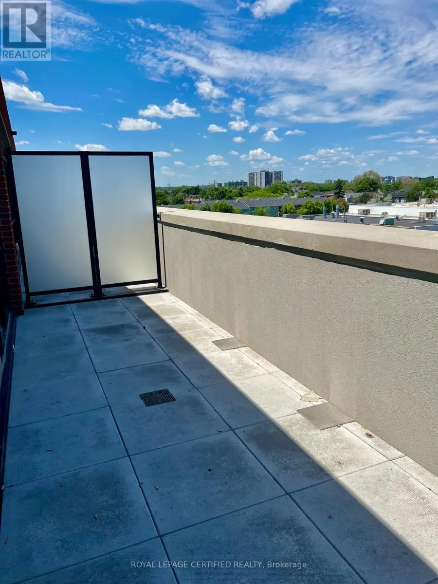 522 - 2300 ST. CLAIR AVENUE W