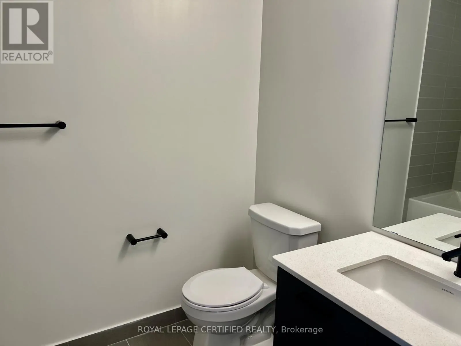 522 - 2300 ST. CLAIR AVENUE W