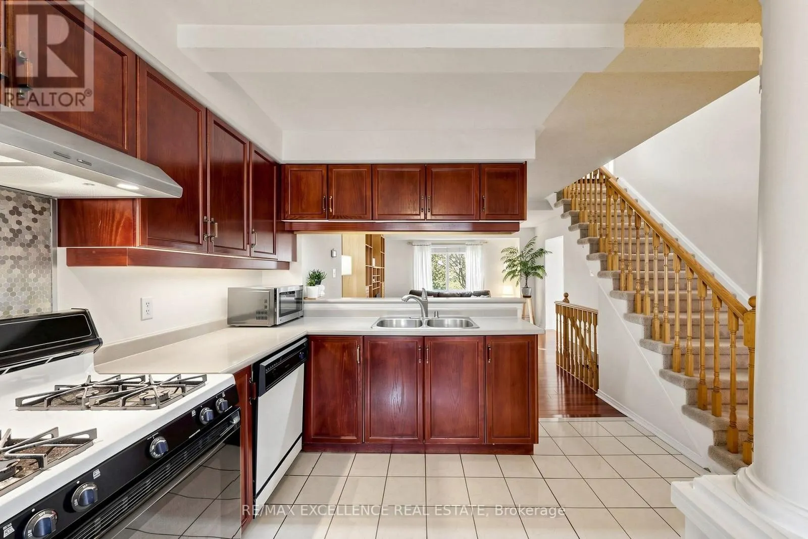 72 DESERT SAND DRIVE