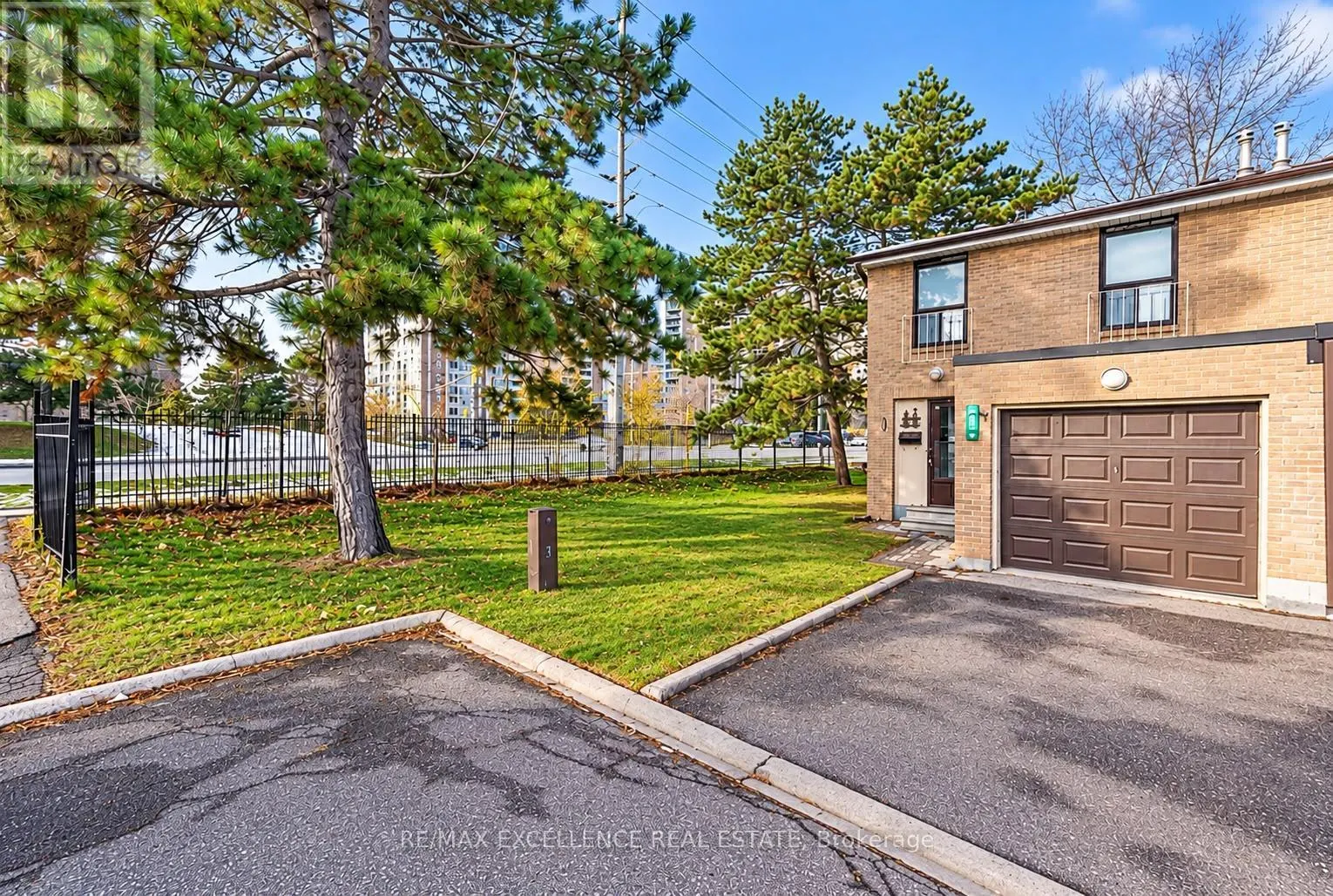 88 FLEETWOOD CRESCENT