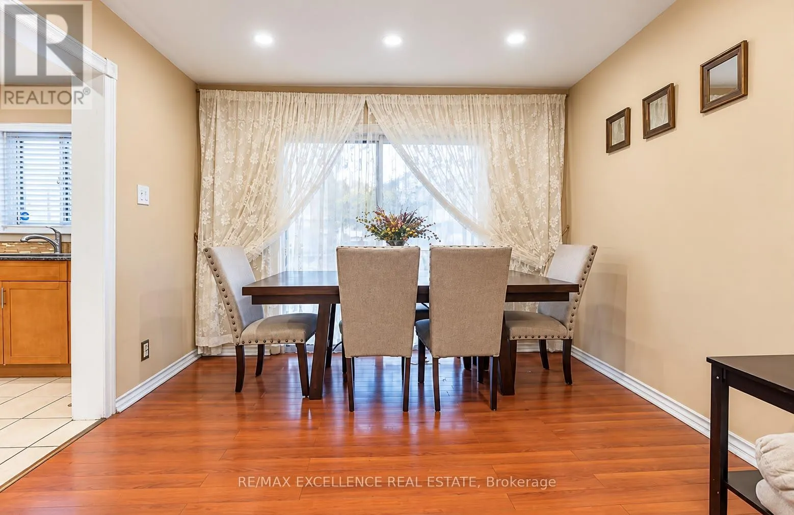 88 FLEETWOOD CRESCENT
